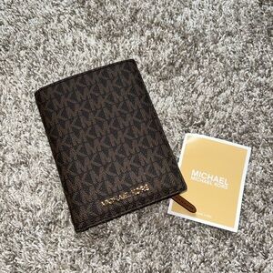 NEW Michael Kors wallet